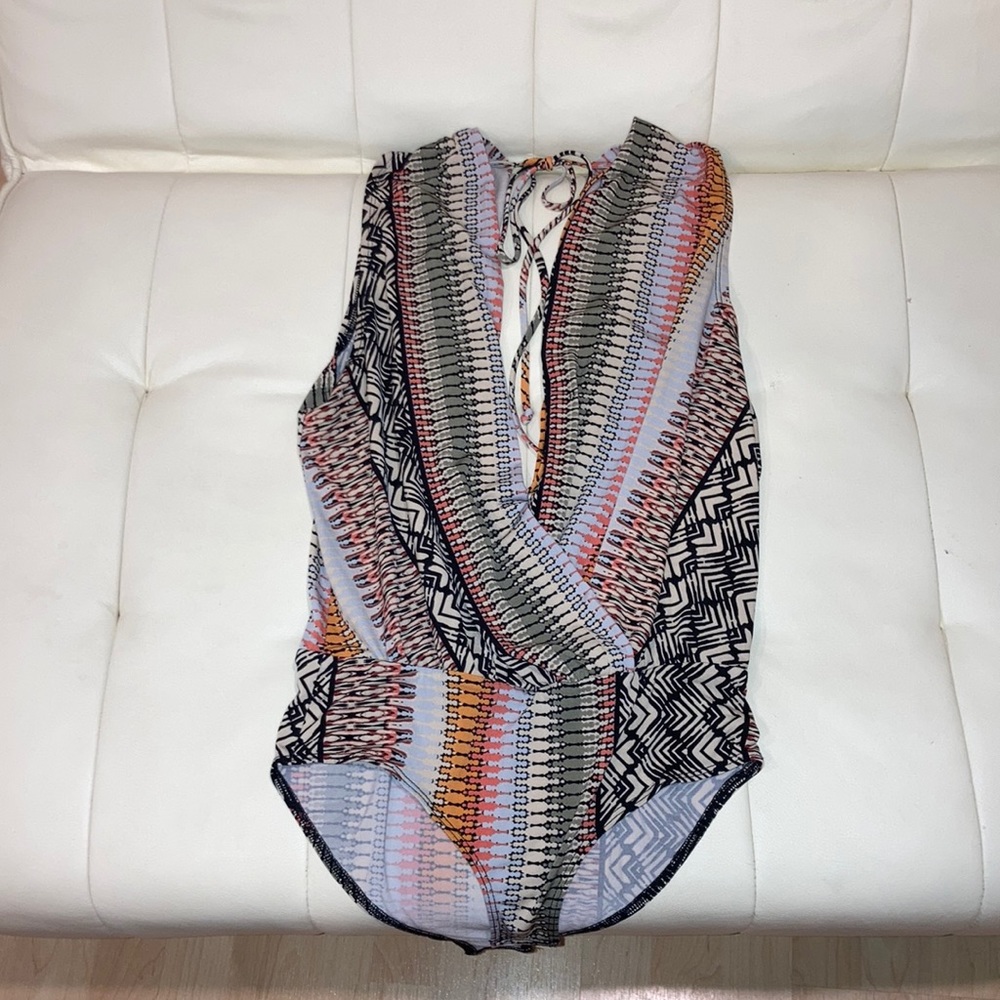 BCBAXAZRIA Sleeveless Patterned Bodysuit